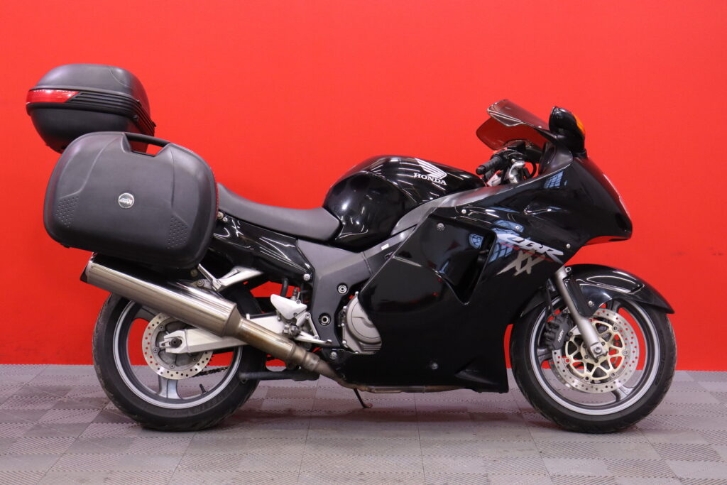 Honda - CBR - 1100 XX Super Blackbird // 3x-laukut / Valmis kesänajoon // Honda - CBR - 1100 XX Super Blackbird // 3x-laukut / Valmis kesänajoon // - Moottoripyörä