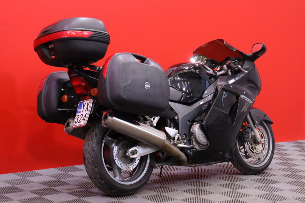 Honda - CBR - 1100 XX Super Blackbird // 3x-laukut / Valmis kesänajoon // Honda - CBR - 1100 XX Super Blackbird // 3x-laukut / Valmis kesänajoon // - Moottoripyörä