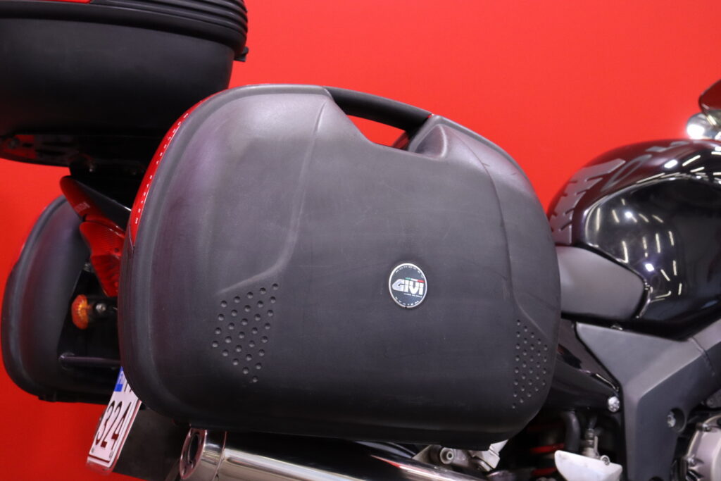 Honda - CBR - 1100 XX Super Blackbird // 3x-laukut / Valmis kesänajoon // Honda - CBR - 1100 XX Super Blackbird // 3x-laukut / Valmis kesänajoon // - Moottoripyörä