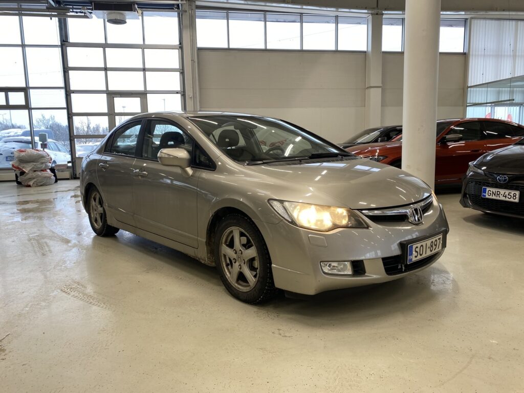 Honda - Civic - 4D CIVIC SEDAN 1.8 // Juuri saapunut / Suomi-auto / Kattoikkuna / Koukku / Vakkari // Honda - Civic - 4D CIVIC SEDAN 1.8 // Juuri saapunut / Suomi-auto / Kattoikkuna / Koukku / Vakkari // - Sedan