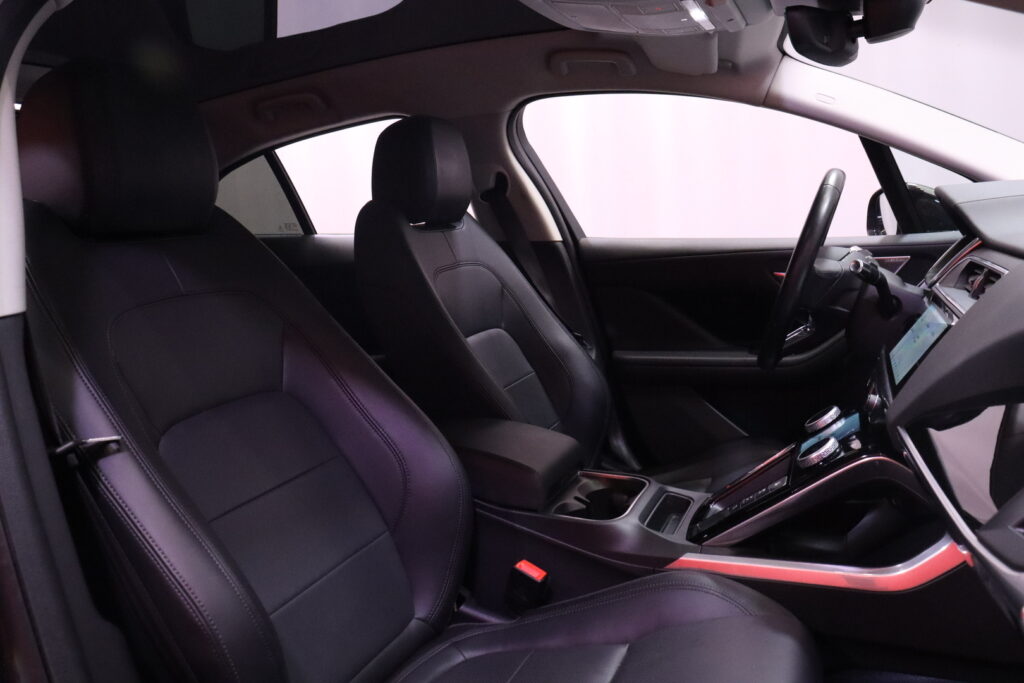 Jaguar - I-PACE - EV400 S // Esi-Ilmastointi / Lasikatto / P-Kamera / Meridian / LED / Sporttinahat / Keyless / Ratinlämmitin / Navi / Jaguar - I-PACE - EV400 S // Esi-Ilmastointi / Lasikatto / P-Kamera / Meridian / LED / Sporttinahat / Keyless / Ratinlämmitin / Navi / - Viistoperä