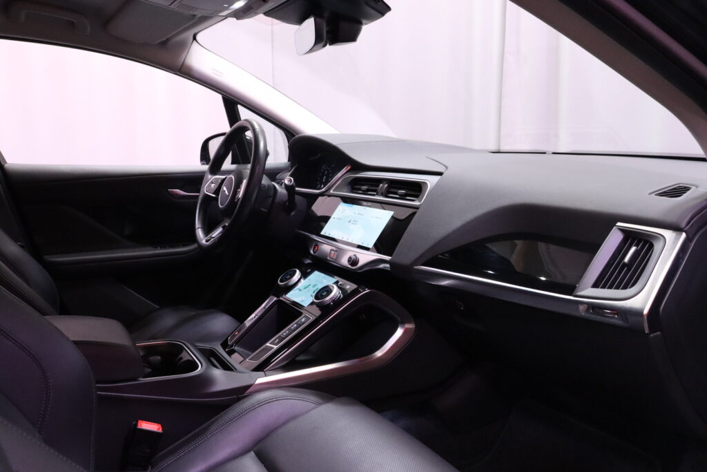 Jaguar - I-PACE - EV400 S // Esi-Ilmastointi / Lasikatto / P-Kamera / Meridian / LED / Sporttinahat / Keyless / Ratinlämmitin / Navi / Jaguar - I-PACE - EV400 S // Esi-Ilmastointi / Lasikatto / P-Kamera / Meridian / LED / Sporttinahat / Keyless / Ratinlämmitin / Navi / - Viistoperä