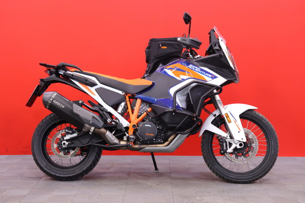 KTM - 1290 Super Adventure R - // Arrow / Huoltokirja / Powerparts / Adapt. Vakkari // KTM - 1290 Super Adventure R - // Arrow / Huoltokirja / Powerparts / Adapt. Vakkari // - Moottoripyörä