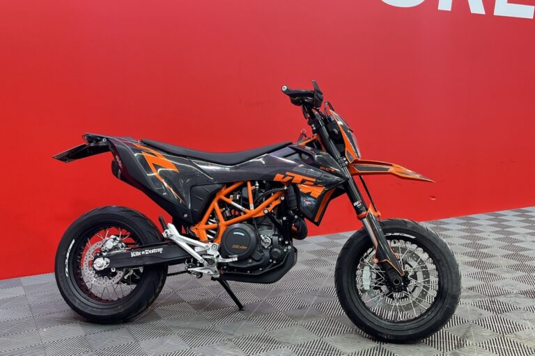 KTM - 690 - SMC-R // Juuri Saapunut! / Arrow / Brembo // - Moottoripyörä