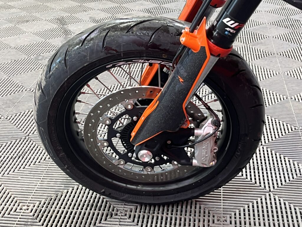 KTM - 690 - SMC-R // Juuri Saapunut! / Arrow / Brembo // KTM - 690 - SMC-R // Juuri Saapunut! / Arrow / Brembo // - Moottoripyörä