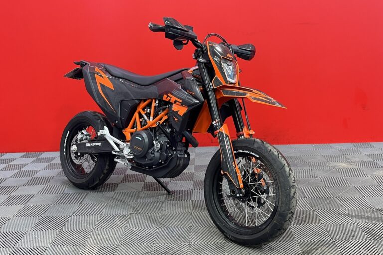 KTM - 690 - SMC-R // Juuri Saapunut! / Arrow / Brembo // - Moottoripyörä