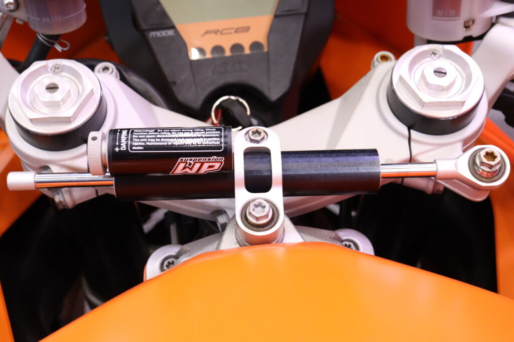 KTM - RC - 8 // Juuri Huollettu! / Suomi-pyörä / Akrapovic putkisto / Brembo jarrut / Huoltokirja // KTM - RC - 8 // Juuri Huollettu! / Suomi-pyörä / Akrapovic putkisto / Brembo jarrut / Huoltokirja // - Moottoripyörä