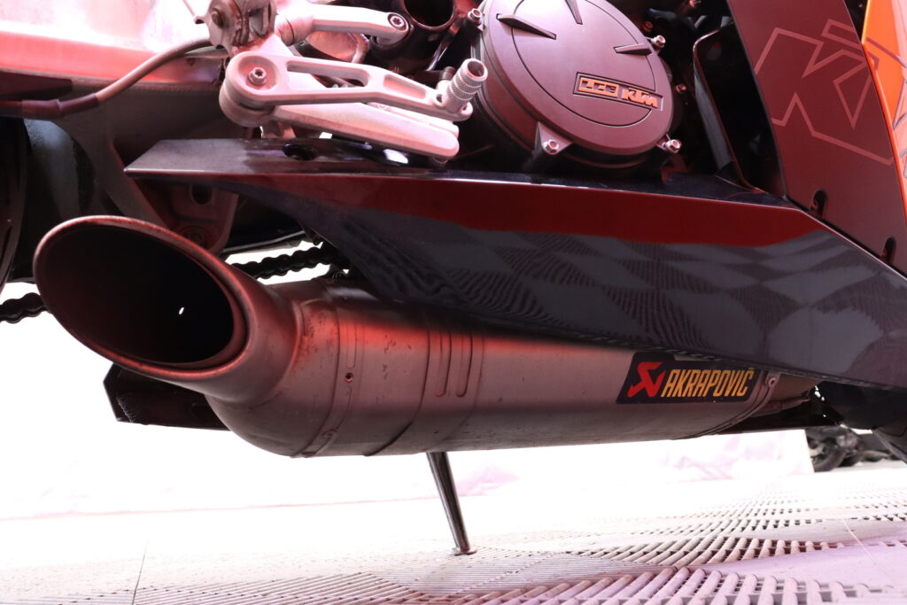 KTM - RC - 8 // Juuri Huollettu! / Suomi-pyörä / Akrapovic putkisto / Brembo jarrut / Huoltokirja // KTM - RC - 8 // Juuri Huollettu! / Suomi-pyörä / Akrapovic putkisto / Brembo jarrut / Huoltokirja // - Moottoripyörä