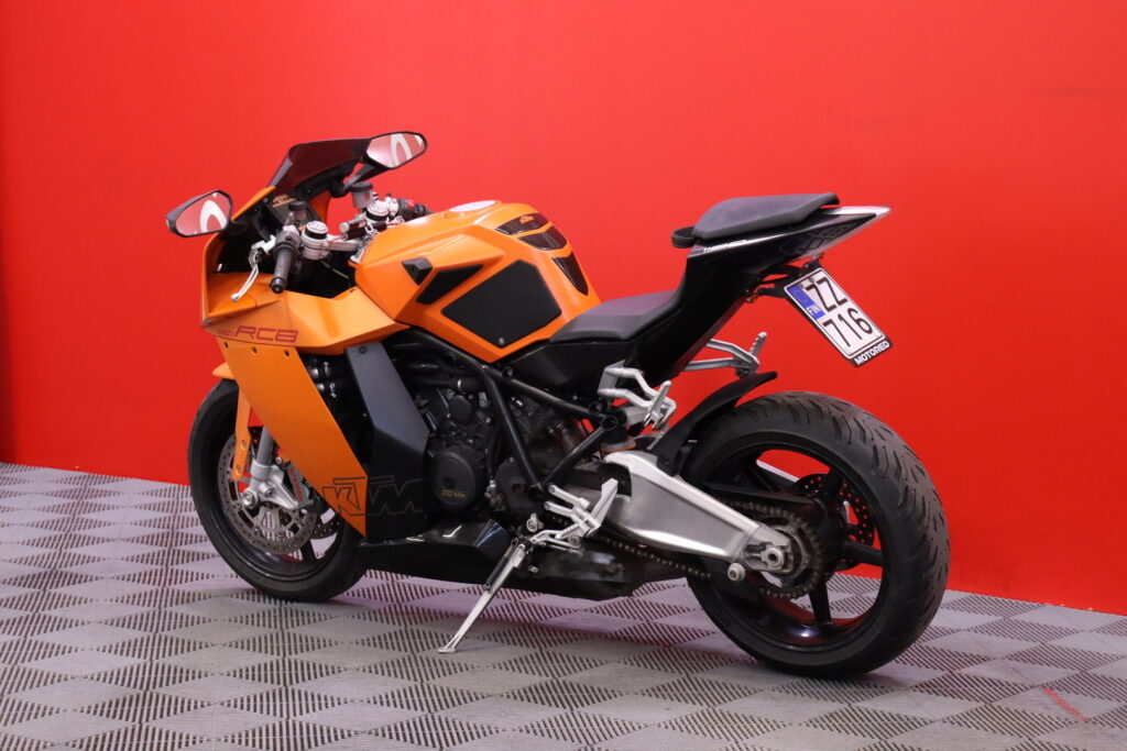 KTM - RC - 8 // Juuri Huollettu! / Suomi-pyörä / Akrapovic putkisto / Brembo jarrut / Huoltokirja // KTM - RC - 8 // Juuri Huollettu! / Suomi-pyörä / Akrapovic putkisto / Brembo jarrut / Huoltokirja // - Moottoripyörä