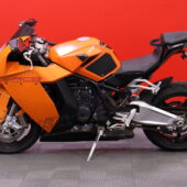 KTM - RC - 8  // Juuri Huollettu! / Suomi-pyörä / Akrapovic putkisto / Brembo jarrut / Huoltokirja // - Moottoripyörä