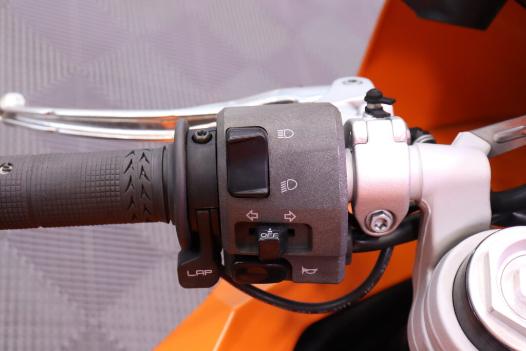 KTM - RC - 8 // Juuri Huollettu! / Suomi-pyörä / Akrapovic putkisto / Brembo jarrut / Huoltokirja // KTM - RC - 8 // Juuri Huollettu! / Suomi-pyörä / Akrapovic putkisto / Brembo jarrut / Huoltokirja // - Moottoripyörä