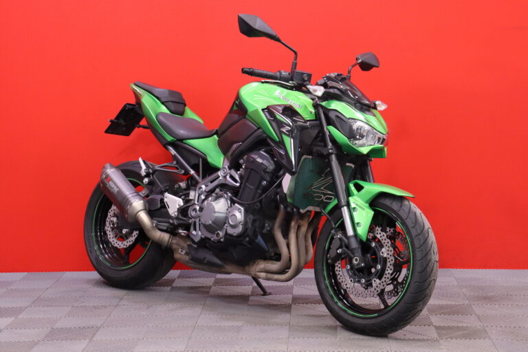 Kawasaki - Z - 900 // Akrapovic / ABS / Juuri Saapunut! // - Moottoripyörä