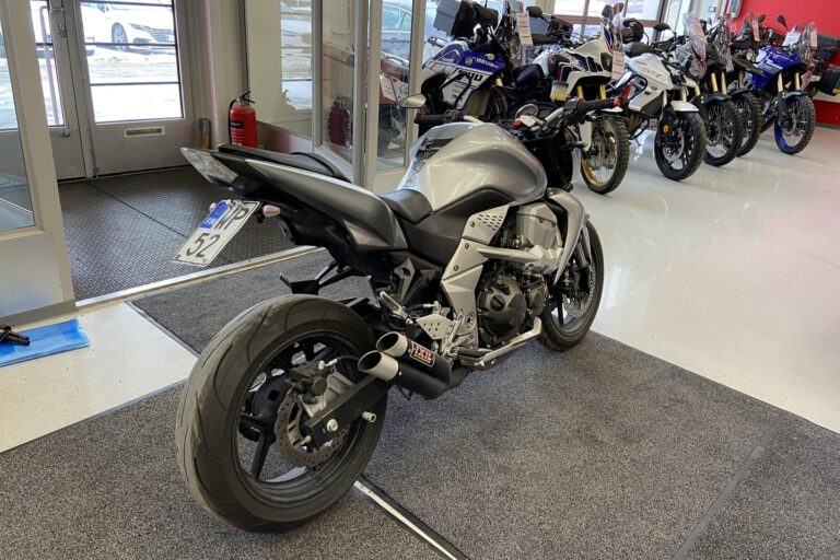 Kawasaki - Z - 750 // Huoltokirja / Suomipyörä / IXIL // - Moottoripyörä