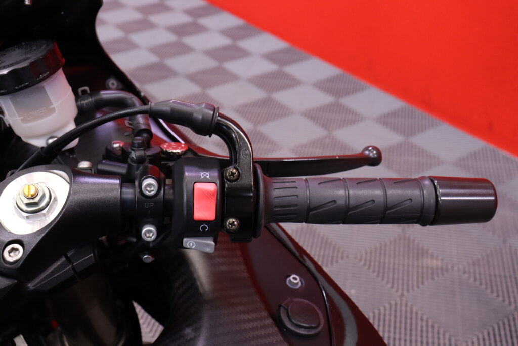 Kawasaki - ZZR - 1400 // Suomi-pyörä / Huoltokirja / Supercorsa-renkaat // Kawasaki - ZZR - 1400 // Suomi-pyörä / Huoltokirja / Supercorsa-renkaat // - Moottoripyörä