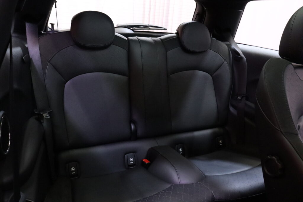 MINI - COOPER S - Cooper S A Business // Nahkaverhoilu / H&K / Panorama / Moonwalk Grey Väri // MINI - COOPER S - Cooper S A Business // Nahkaverhoilu / H&K / Panorama / Moonwalk Grey Väri // - Viistoperä