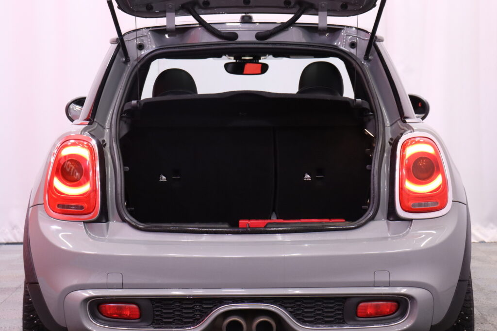 MINI - COOPER S - Cooper S A Business // Nahkaverhoilu / H&K / Panorama / Moonwalk Grey Väri // MINI - COOPER S - Cooper S A Business // Nahkaverhoilu / H&K / Panorama / Moonwalk Grey Väri // - Viistoperä