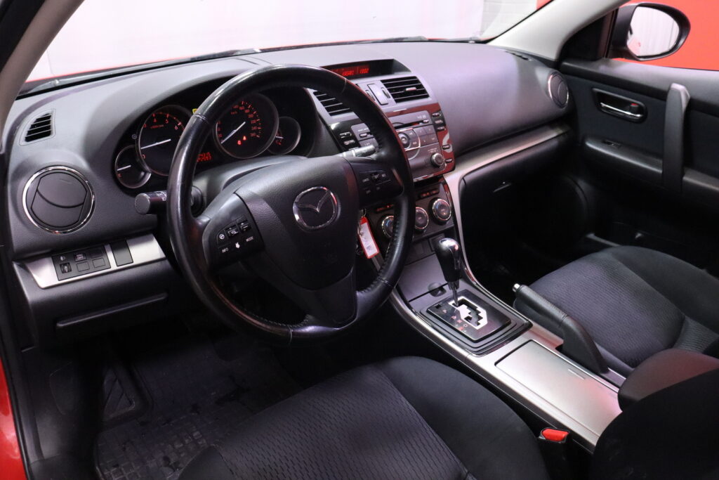 Mazda - 6 - Sport Wagon 2,0 Touring Business // Suomi-Auto / Vakionopeudensäädin / Vetokoukku / Kahdet renkaat // Mazda - 6 - Sport Wagon 2,0 Touring Business // Suomi-Auto / Vakionopeudensäädin / Vetokoukku / Kahdet renkaat // - Farmari