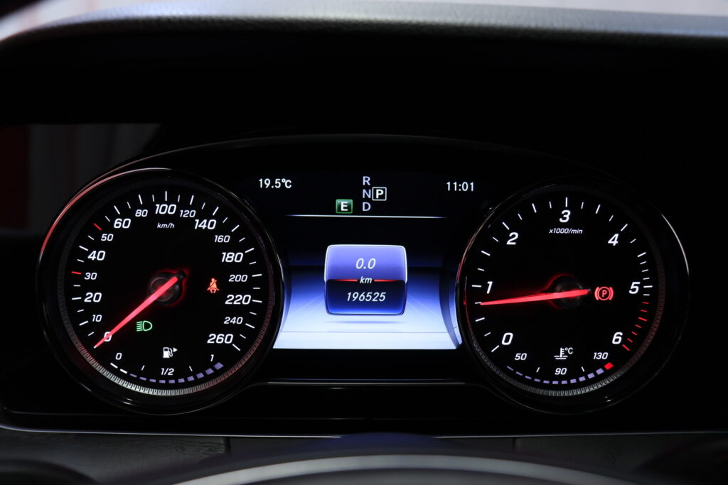 tuotekuva-Mercedes-Benz-E-BUZ-215-2026-02-05-112503-18 tuotekuva-Mercedes-Benz-E-BUZ-215-2026-02-05-112503-18