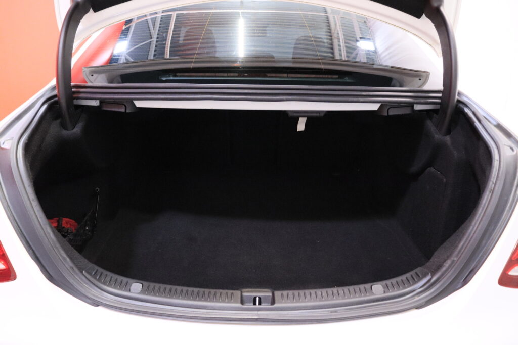 tuotekuva-Mercedes-Benz-E-BUZ-215-2026-02-05-112503-28 tuotekuva-Mercedes-Benz-E-BUZ-215-2026-02-05-112503-28