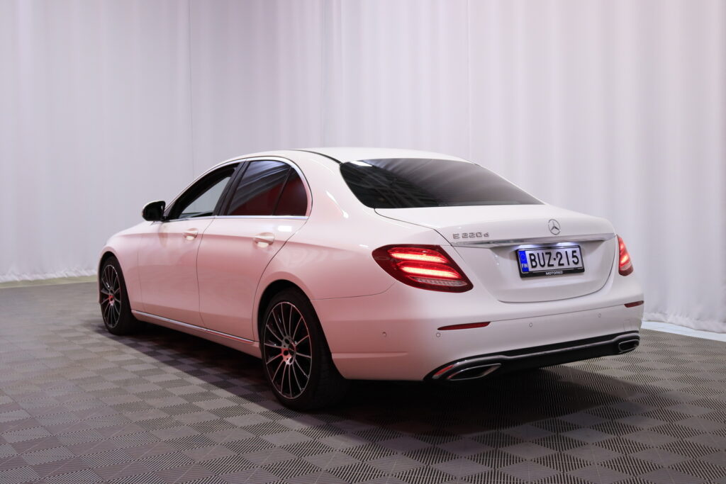 Mercedes-Benz - E - 220 d A Business Avantgarde Mercedes-Benz - E - 220 d A Business Avantgarde - Sedan