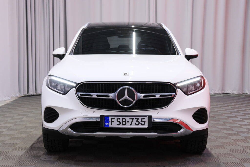 Mercedes-Benz - GLC - 300 e 4MATIC // Distronic+ / Burmester / Panorama / Koukku / Muistipenkit / Kamera / CarPlay / Digimittari // Mercedes-Benz - GLC - 300 e 4MATIC // Distronic+ / Burmester / Panorama / Koukku / Muistipenkit / Kamera / CarPlay / Digimittari // - Maastoauto