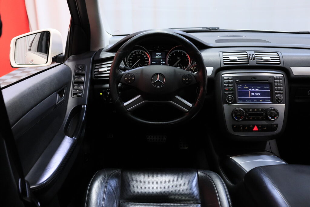 tuotekuva-Mercedes-Benz-R-FNS-136-2026-02-24-181136-23 tuotekuva-Mercedes-Benz-R-FNS-136-2026-02-24-181136-23