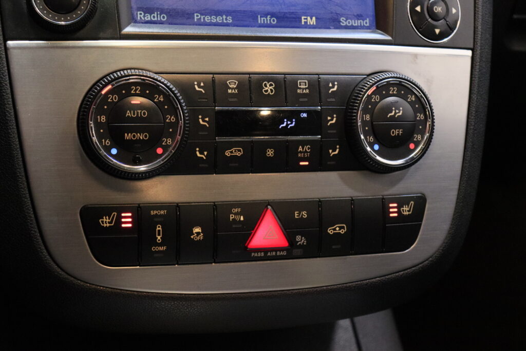 tuotekuva-Mercedes-Benz-R-FNS-136-2026-02-24-181136-33 tuotekuva-Mercedes-Benz-R-FNS-136-2026-02-24-181136-33