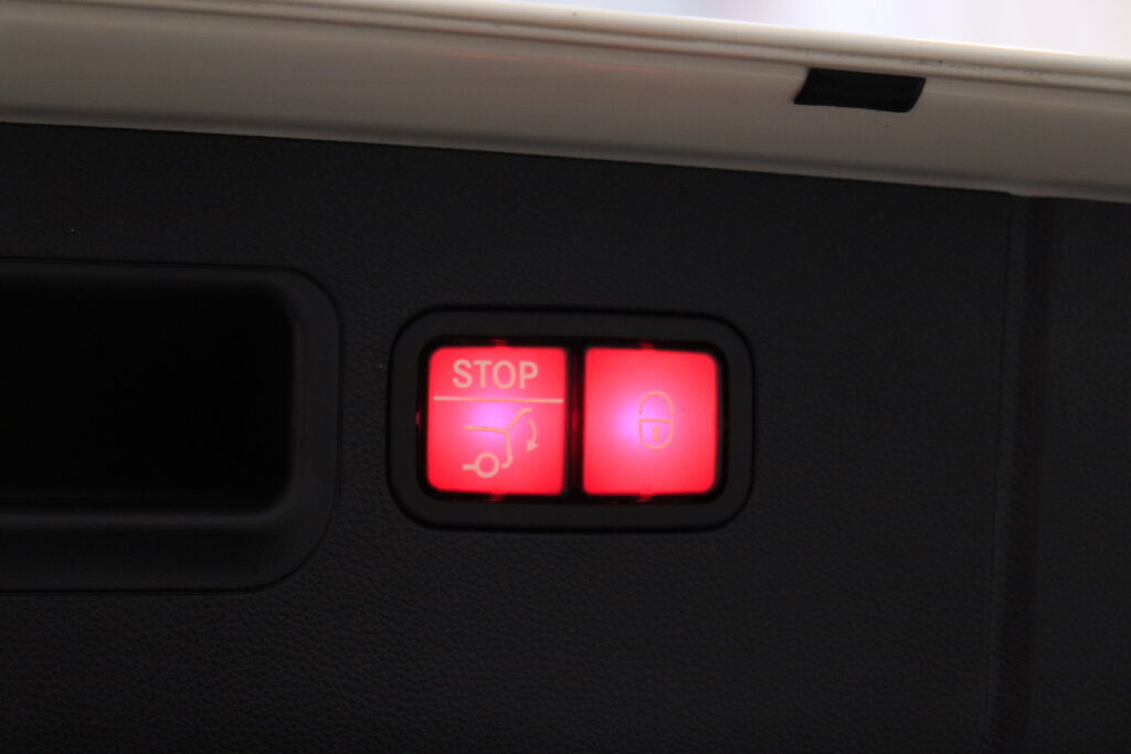 tuotekuva-Mercedes-Benz-R-FNS-136-2026-02-24-181136-40 tuotekuva-Mercedes-Benz-R-FNS-136-2026-02-24-181136-40