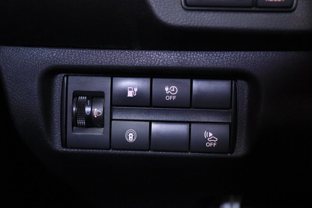 tuotekuva-Nissan-Leaf-LPB-537-2026-02-16-112603-20 tuotekuva-Nissan-Leaf-LPB-537-2026-02-16-112603-20