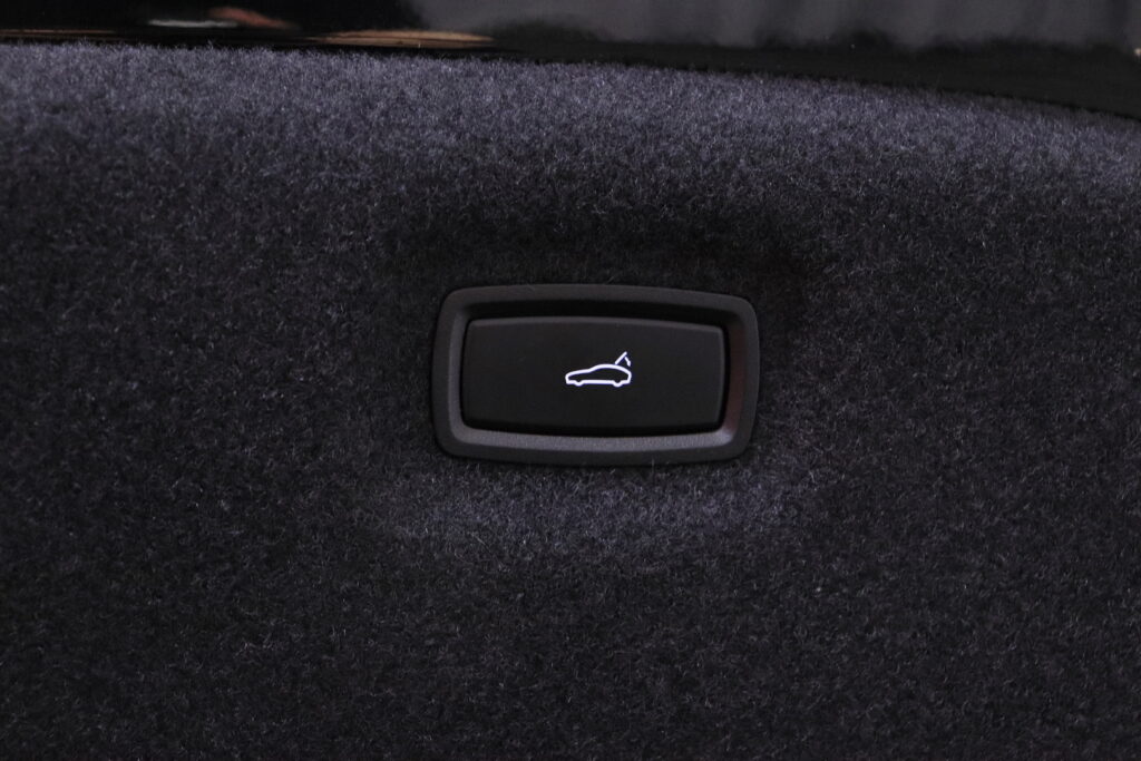 tuotekuva-Porsche-Taycan-CPO-661-2026-02-03-115104-33 tuotekuva-Porsche-Taycan-CPO-661-2026-02-03-115104-33