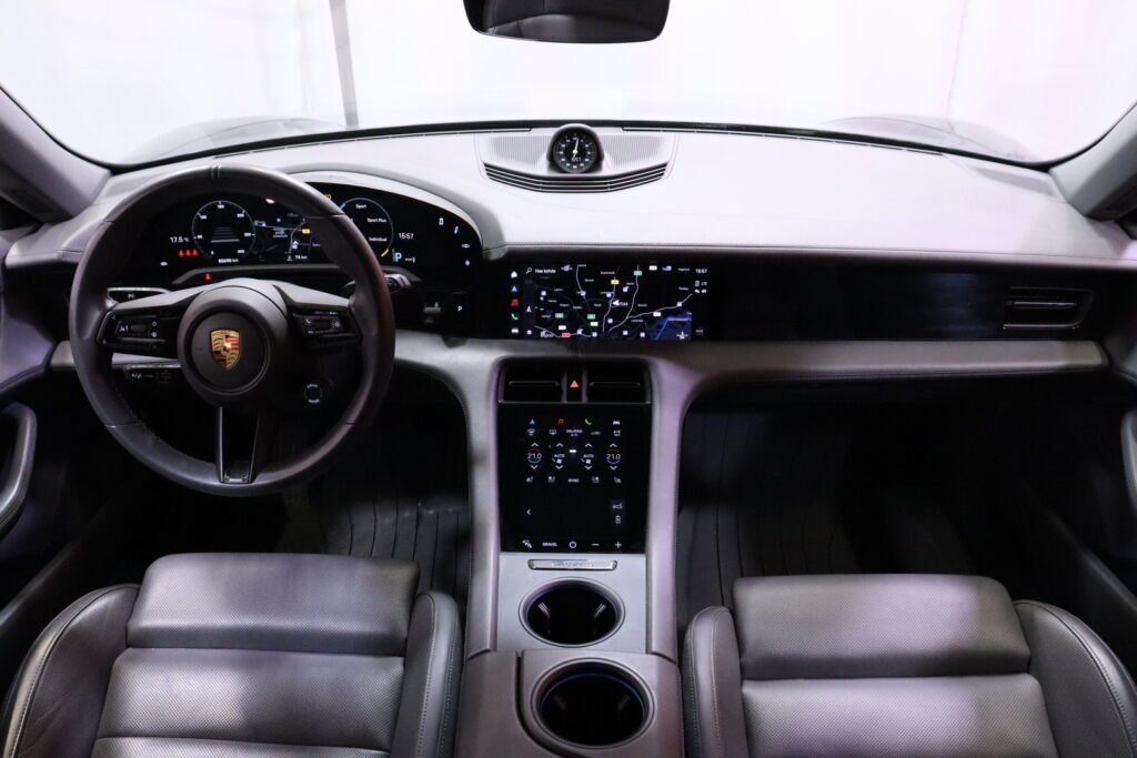 Porsche - Taycan - 4S Cross Turismo // Sport Chrono+ / Bose / ACC / Ilma-alusta / Ilmastoidut istuimet / Vossen / Comfort Access // Porsche - Taycan - 4S Cross Turismo // Sport Chrono+ / Bose / ACC / Ilma-alusta / Ilmastoidut istuimet / Vossen / Comfort Access // - Farmari