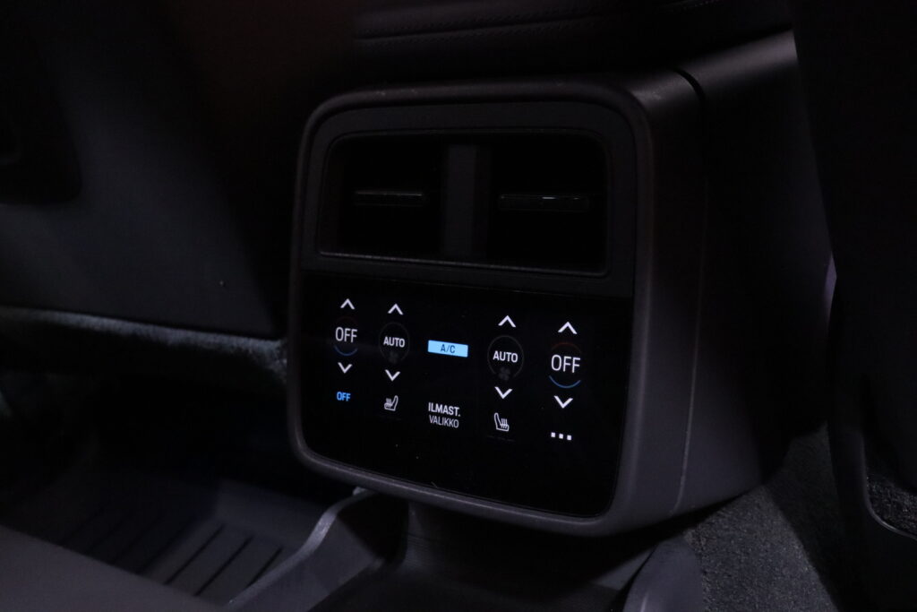 tuotekuva-Porsche-Taycan-MPC-746-2026-02-10-102603-16 tuotekuva-Porsche-Taycan-MPC-746-2026-02-10-102603-16