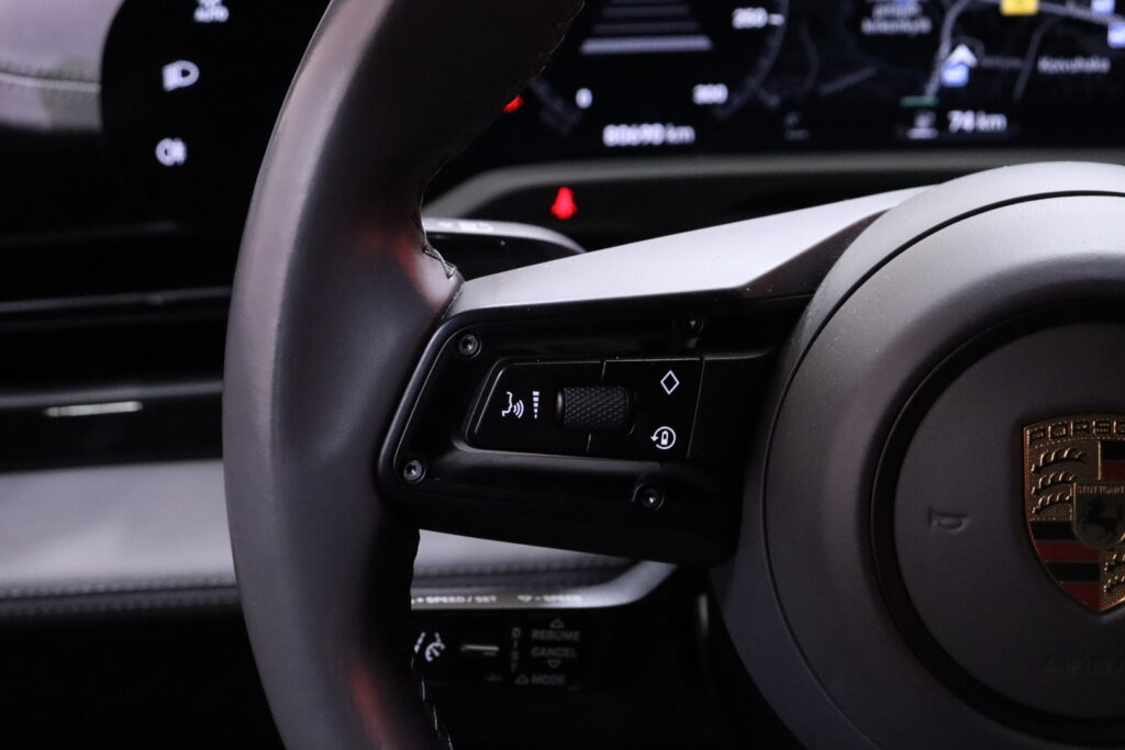 tuotekuva-Porsche-Taycan-MPC-746-2026-02-10-102603-24 tuotekuva-Porsche-Taycan-MPC-746-2026-02-10-102603-24