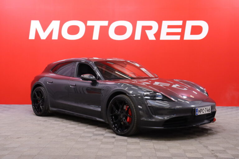 Porsche - Taycan - 4S Cross Turismo // Sport Chrono+ / Bose / ACC / Ilma-alusta / Ilmastoidut istuimet / Vossen / Comfort Access // - Farmari