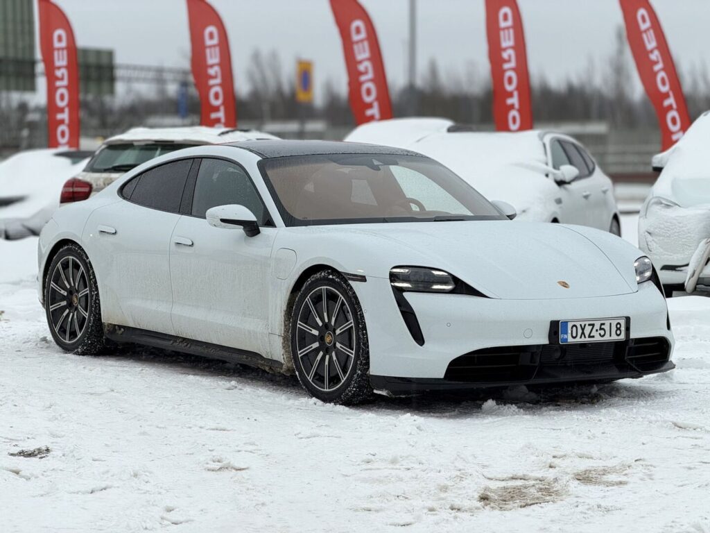 Porsche - Taycan - Turbo - Sedan