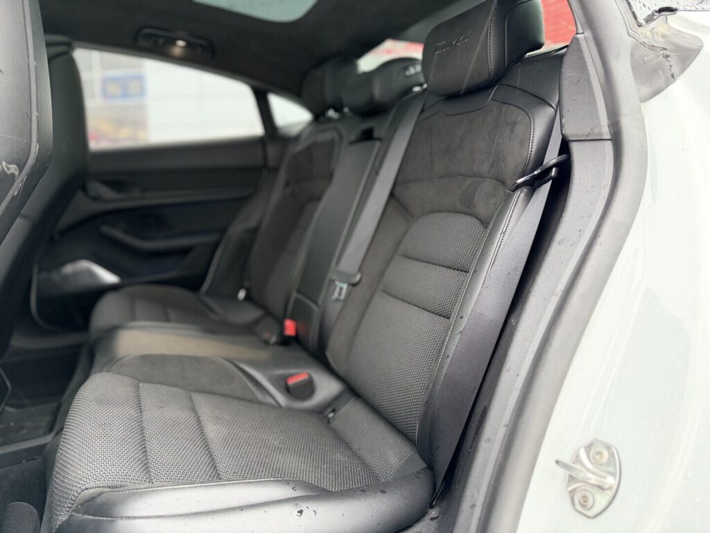 Porsche - Taycan - Turbo Porsche - Taycan - Turbo - Sedan