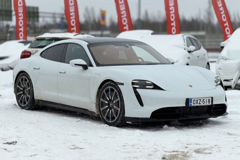 Porsche - Taycan - Turbo - Sedan