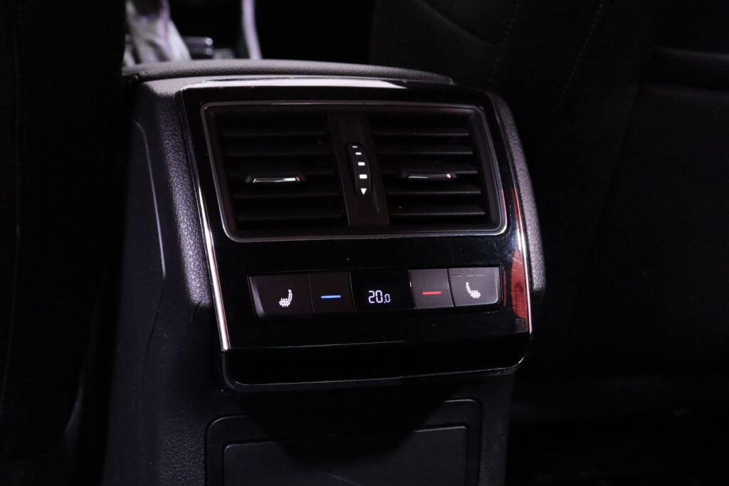 Skoda - Superb - 2,0 TDI 190 4x4 Style DSG Autom // Webasto / ACC / Muistipenkki / P-Kamera / Vetokoukku / Ambient // Skoda - Superb - 2,0 TDI 190 4x4 Style DSG Autom // Webasto / ACC / Muistipenkki / P-Kamera / Vetokoukku / Ambient // - Sedan