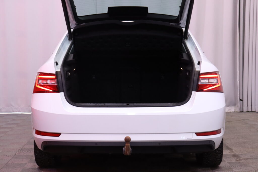tuotekuva-Skoda-Superb-GOF-971-2026-02-13-102603-16 tuotekuva-Skoda-Superb-GOF-971-2026-02-13-102603-16