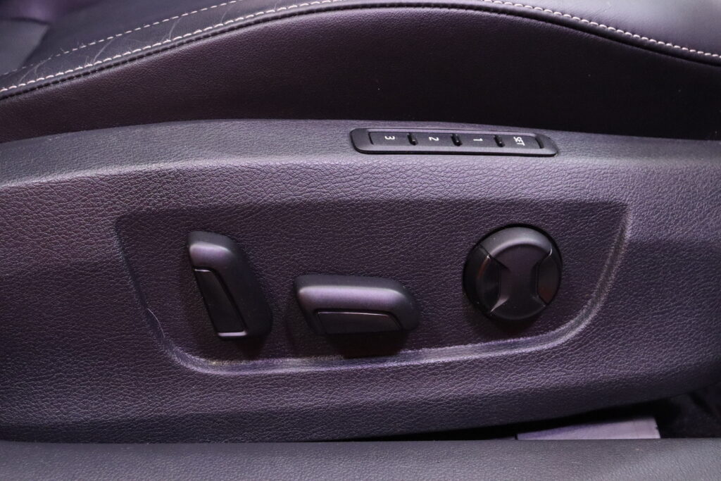 Skoda - Superb - 1,4 TSI PHEV L&K iV DSG Autom. // Suomi-Auto! / ACC / Webasto / Matrix LED / Panorama / Digimittari // Skoda - Superb - 1,4 TSI PHEV L&K iV DSG Autom. // Suomi-Auto! / ACC / Webasto / Matrix LED / Panorama / Digimittari // - Sedan