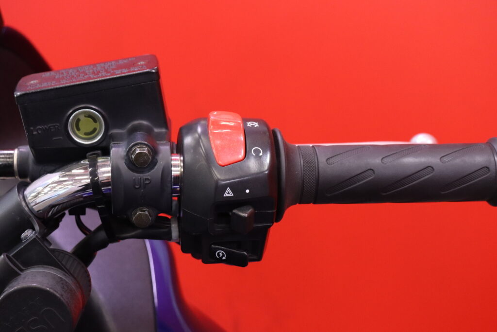 Suzuki - GSF - 1200 S Bandit // Huoltokirja / Takalaukku / Maltilliset kilometrit! // Suzuki - GSF - 1200 S Bandit // Huoltokirja / Takalaukku / Maltilliset kilometrit! // - Moottoripyörä