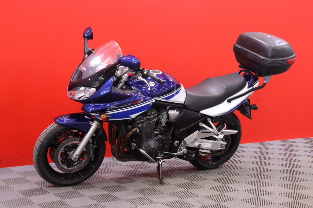Suzuki - GSF - 1200 S Bandit // Huoltokirja / Takalaukku / Maltilliset kilometrit! // Suzuki - GSF - 1200 S Bandit // Huoltokirja / Takalaukku / Maltilliset kilometrit! // - Moottoripyörä
