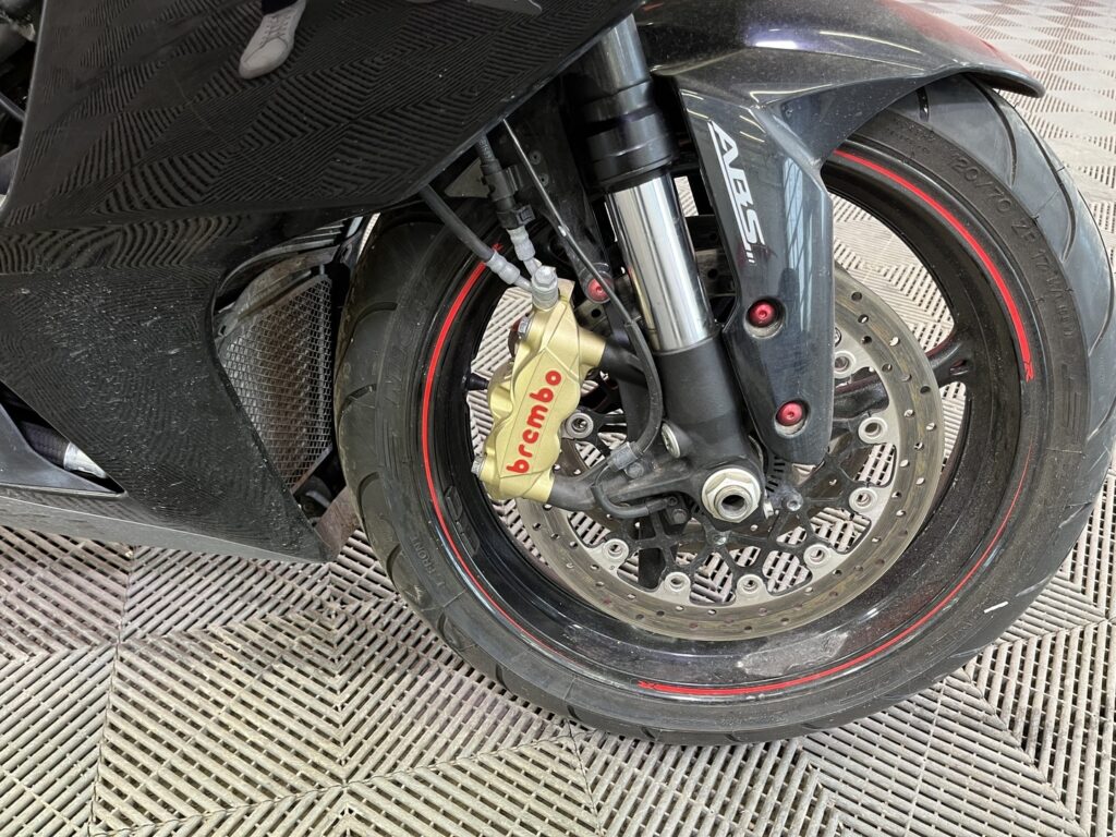 Suzuki - GSX-R - 1000 // Yoshimura / ABS / Suomi-pyörä / Cliparit / Brembo // Suzuki - GSX-R - 1000 // Yoshimura / ABS / Suomi-pyörä / Cliparit / Brembo // - Moottoripyörä