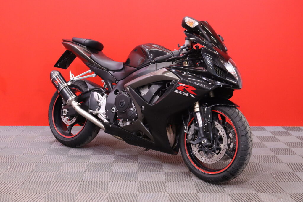 Suzuki - GSX-R - 600 // Black Widow / Säädettävät kahvat / Kahvalämppärit // Suzuki - GSX-R - 600 // Black Widow / Säädettävät kahvat / Kahvalämppärit // - Moottoripyörä