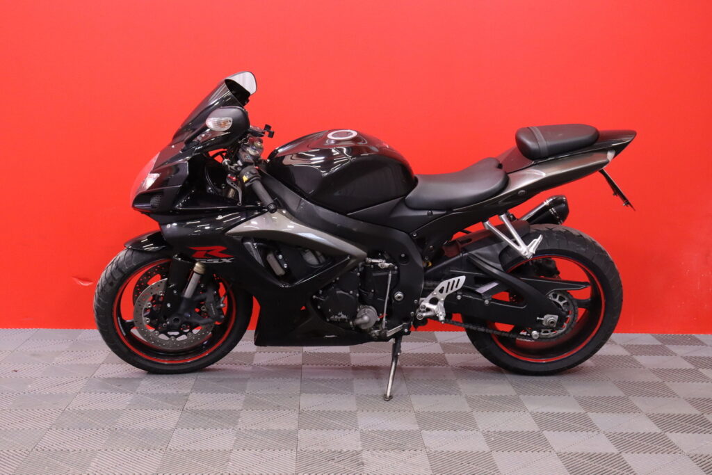 Suzuki - GSX-R - 600 // Black Widow / Säädettävät kahvat / Kahvalämppärit // Suzuki - GSX-R - 600 // Black Widow / Säädettävät kahvat / Kahvalämppärit // - Moottoripyörä