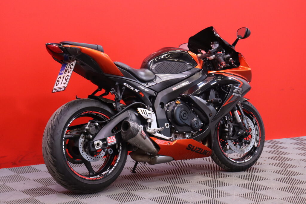 Suzuki - GSX-R - 750 // Juuri saapunut! // Suzuki - GSX-R - 750 // Juuri saapunut! // - Moottoripyörä