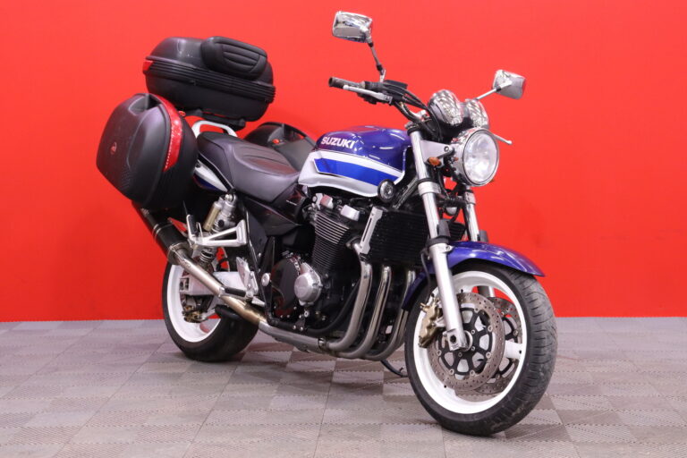 Suzuki - GSX - 1400 // Huoltokirja / 2-OM Suomi-pyörä / Devil / 3x-laukut // - Moottoripyörä