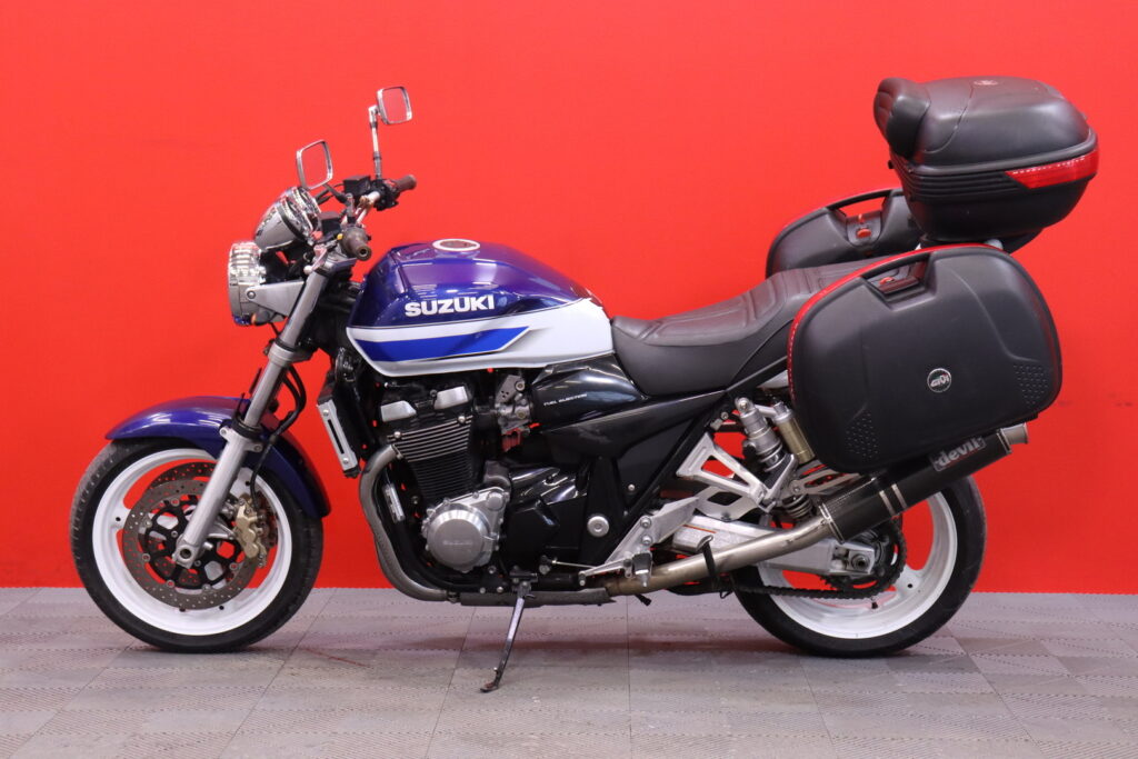 Suzuki - GSX - 1400 // Huoltokirja / 2-OM Suomi-pyörä / Devil / 3x-laukut // Suzuki - GSX - 1400 // Huoltokirja / 2-OM Suomi-pyörä / Devil / 3x-laukut // - Moottoripyörä