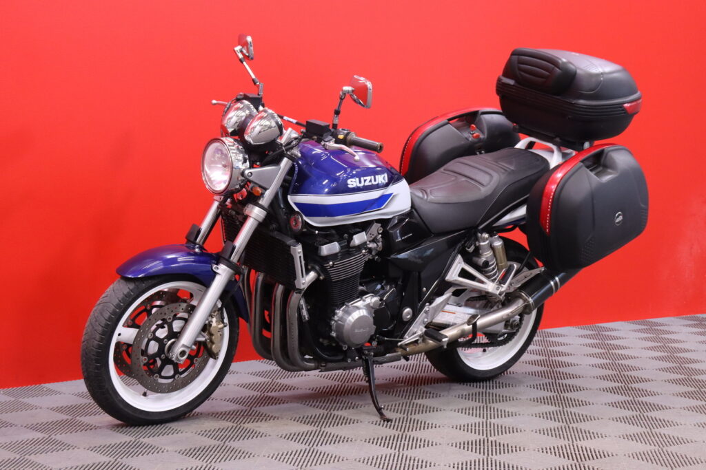 Suzuki - GSX - 1400 // Huoltokirja / 2-OM Suomi-pyörä / Devil / 3x-laukut // Suzuki - GSX - 1400 // Huoltokirja / 2-OM Suomi-pyörä / Devil / 3x-laukut // - Moottoripyörä