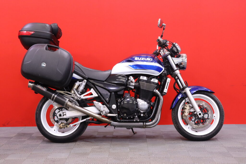 Suzuki - GSX - 1400 // Huoltokirja / 2-OM Suomi-pyörä / Devil / 3x-laukut // Suzuki - GSX - 1400 // Huoltokirja / 2-OM Suomi-pyörä / Devil / 3x-laukut // - Moottoripyörä